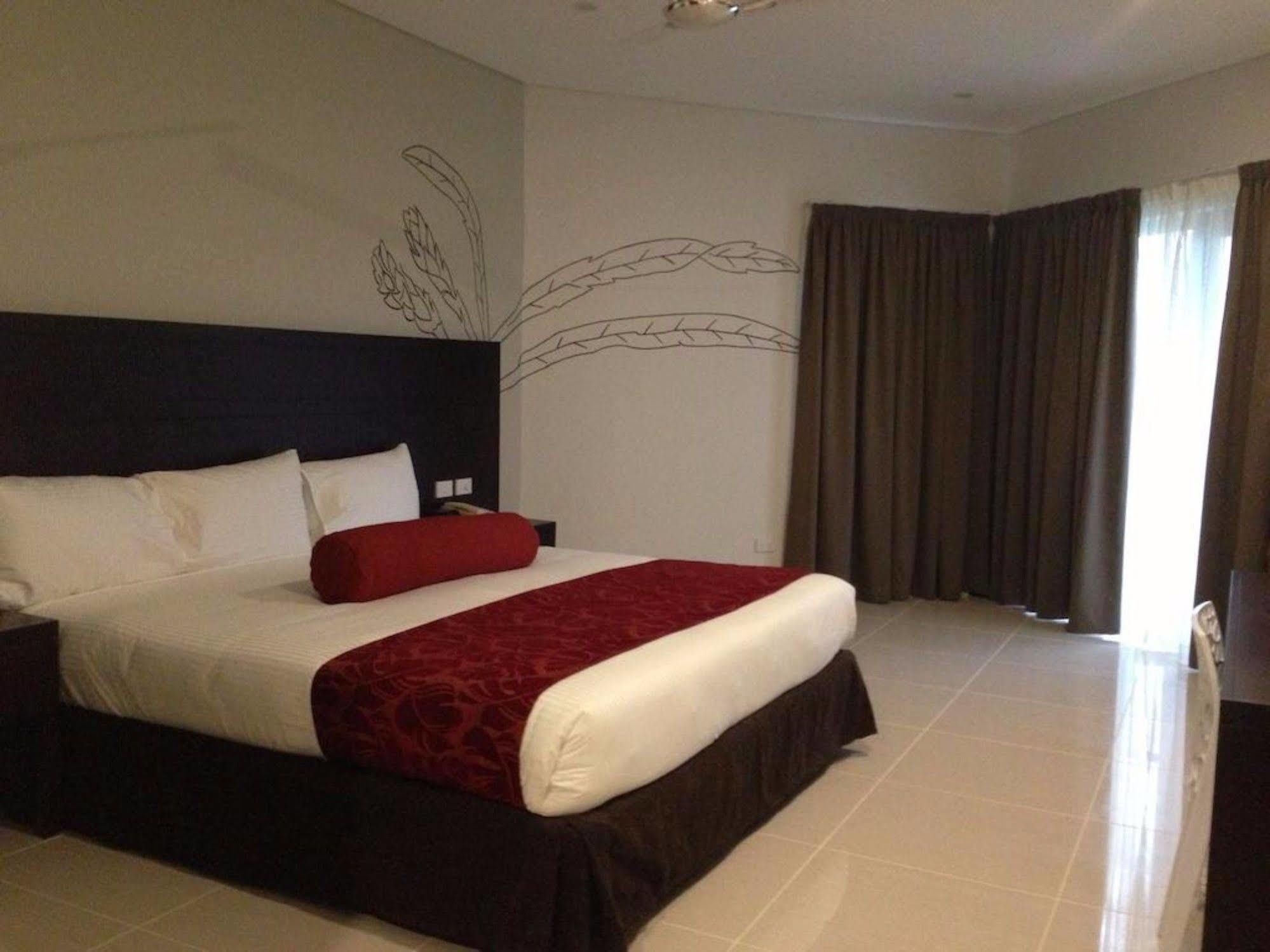 Tanoa Waterfront Hotel Lautoka Exterior photo