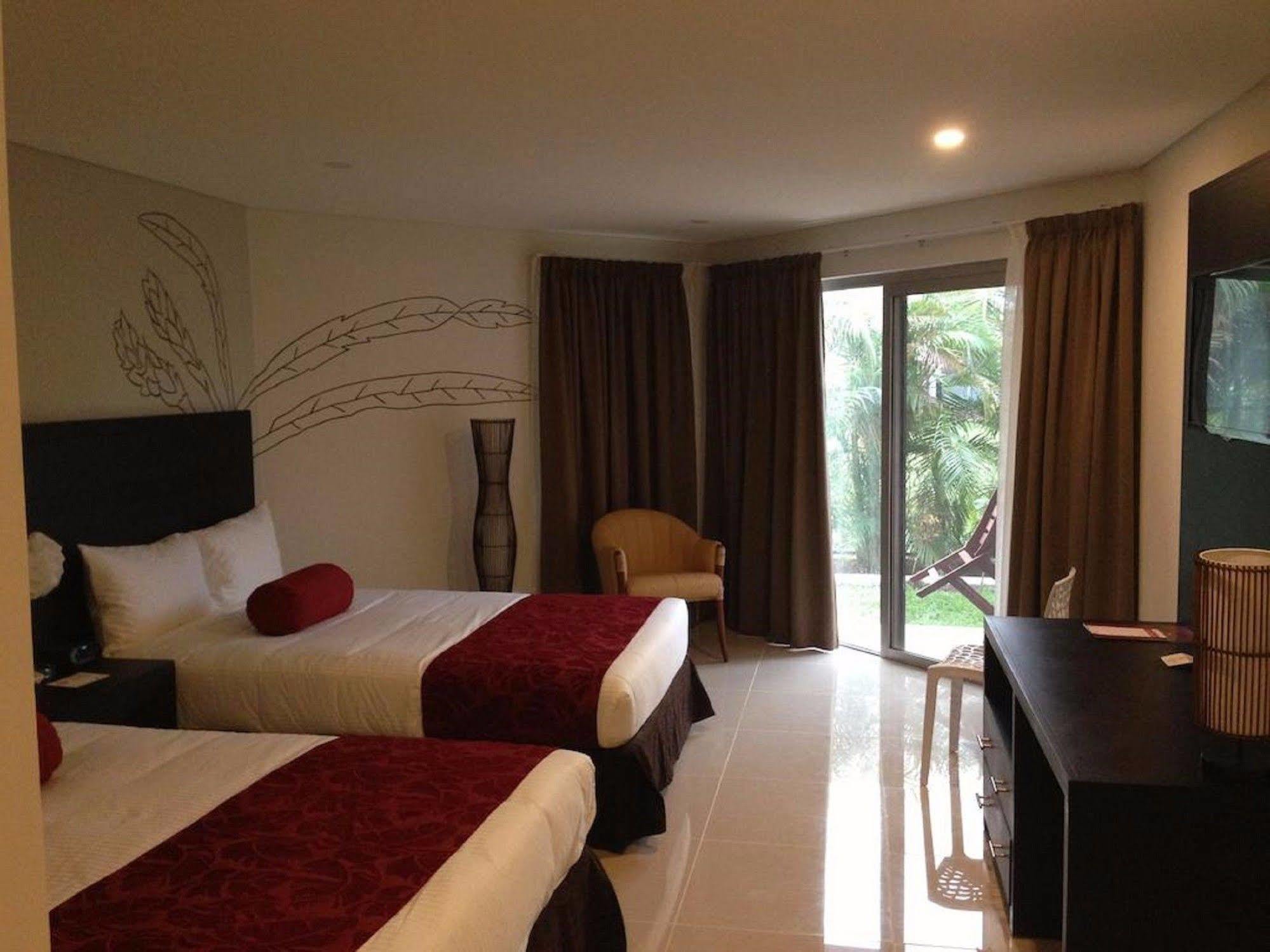 Tanoa Waterfront Hotel Lautoka Exterior photo